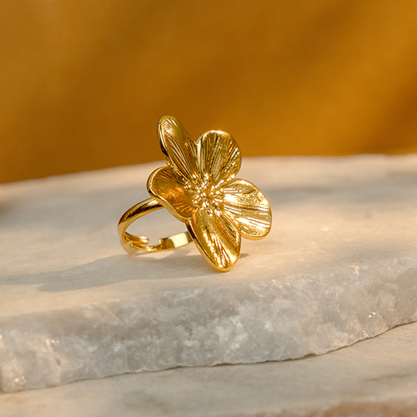 Eternal Golden Petal Ring