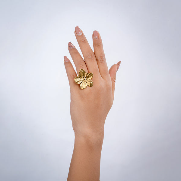 Eternal Golden Petal Ring