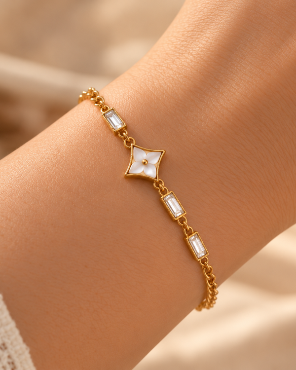 Lustrous Pearl Star Bracelet – Ivory Gold